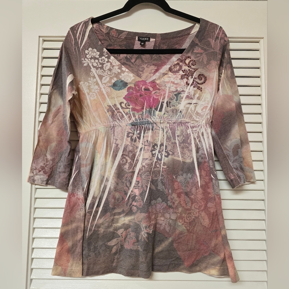 Yukiko - Floral Y2K 3/4 Sleeves Lightweight Top